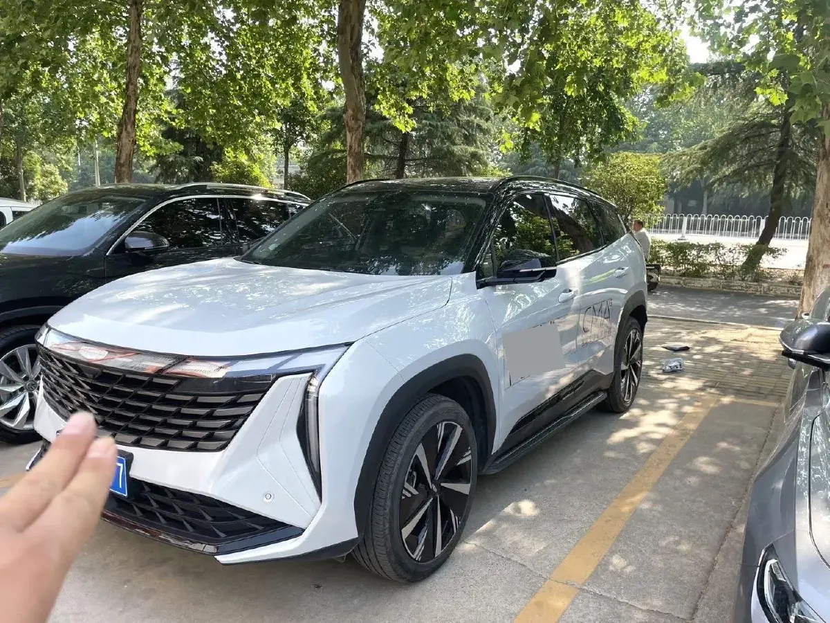 2024 Geely StarRay 1.5T 181HP L4 7DCT