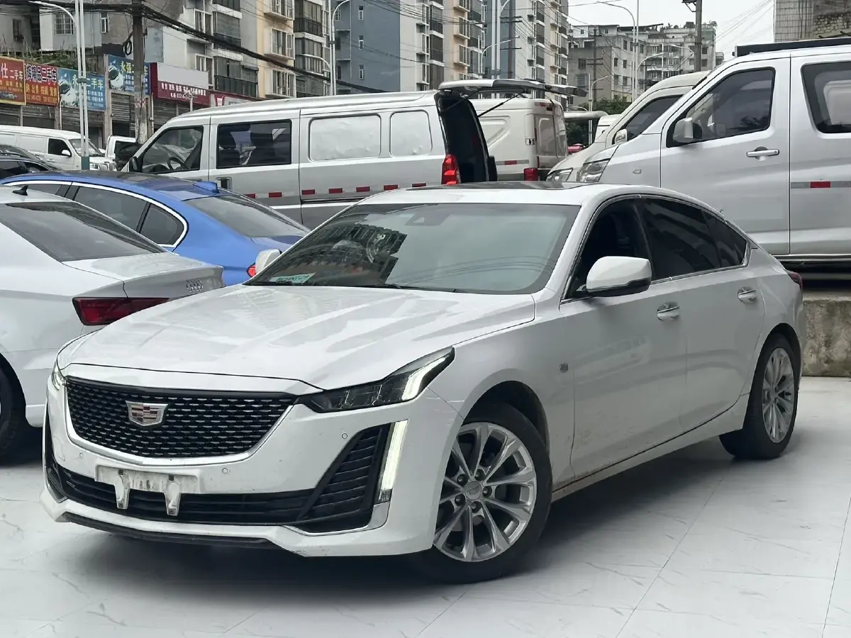 2022 Cadillac CT5 2.0T 237HP L4 10AT