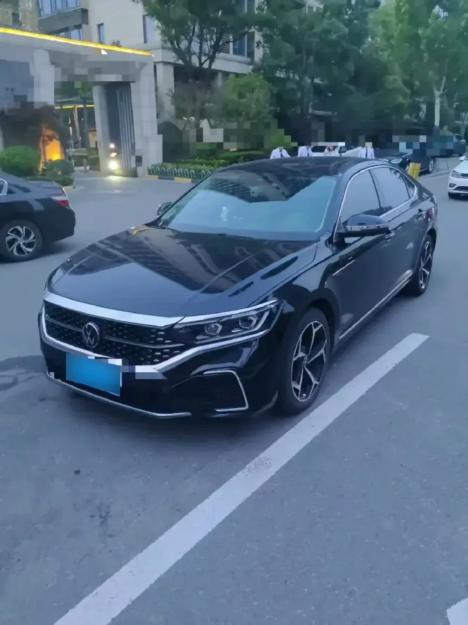 2023 Volkswagen Passat 2.0T 186HP L4 7DCT