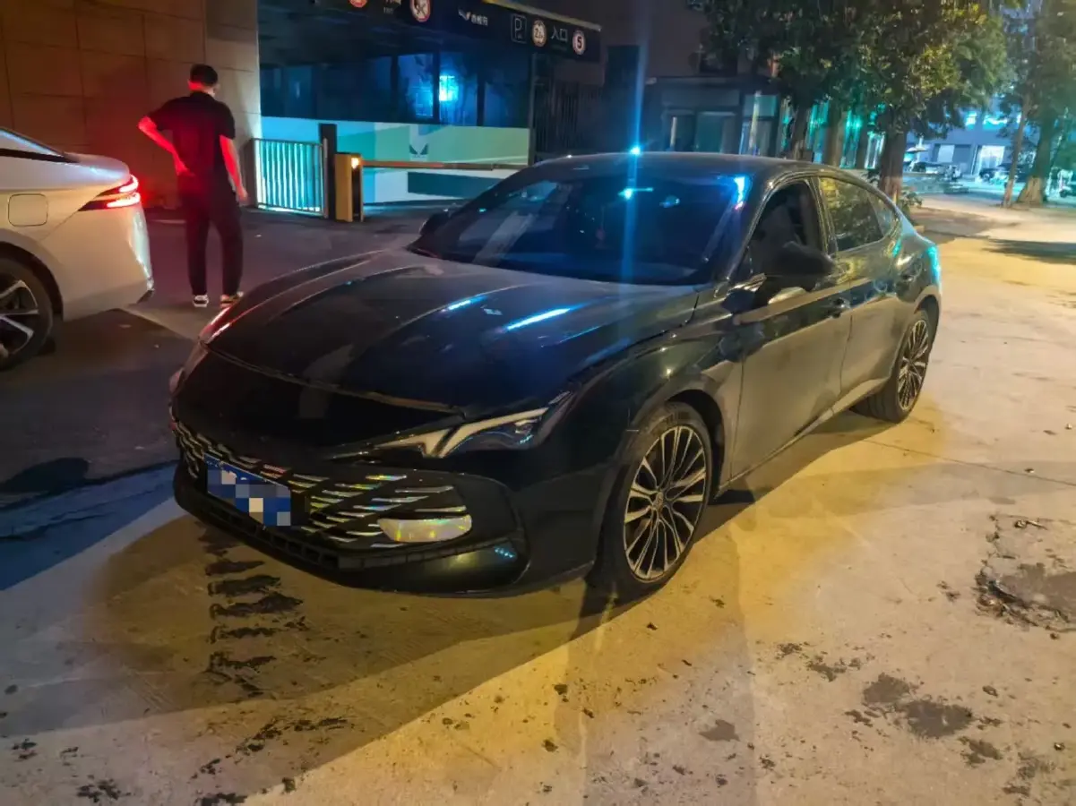 2023 MG 7 2.0T 261HP L4 9AT