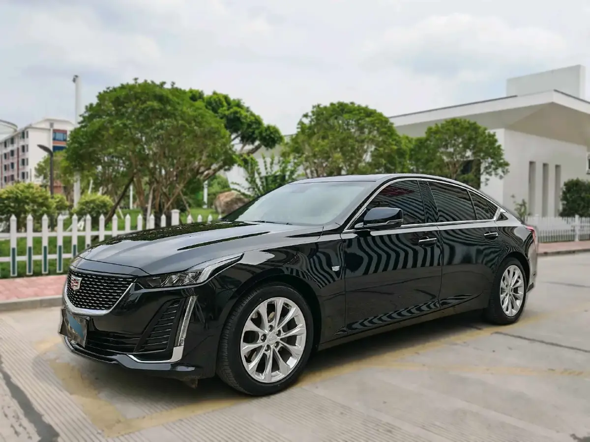 2022 Cadillac CT5 2.0T 237HP L4 10AT