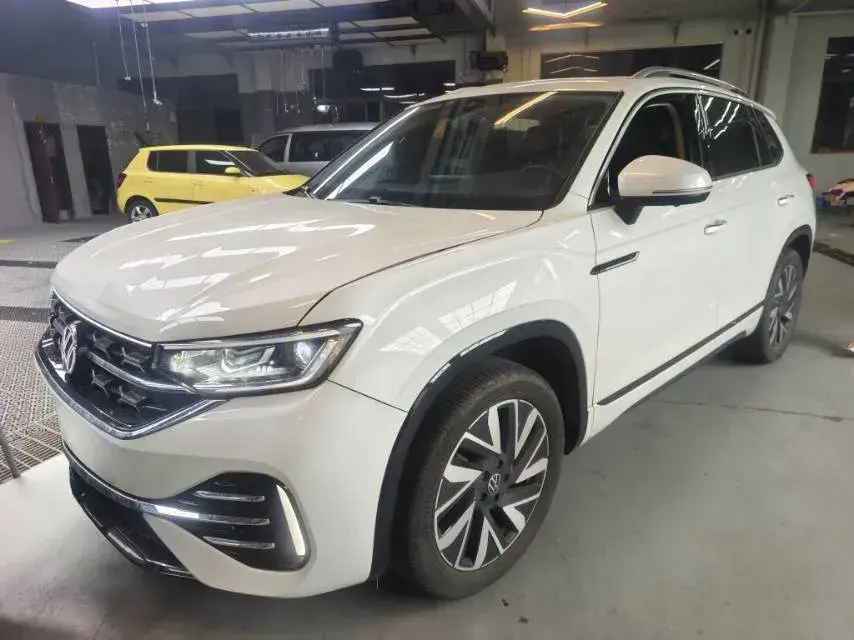 2023 Volkswagen Tayron 2.0T 220HP L4 7DCT