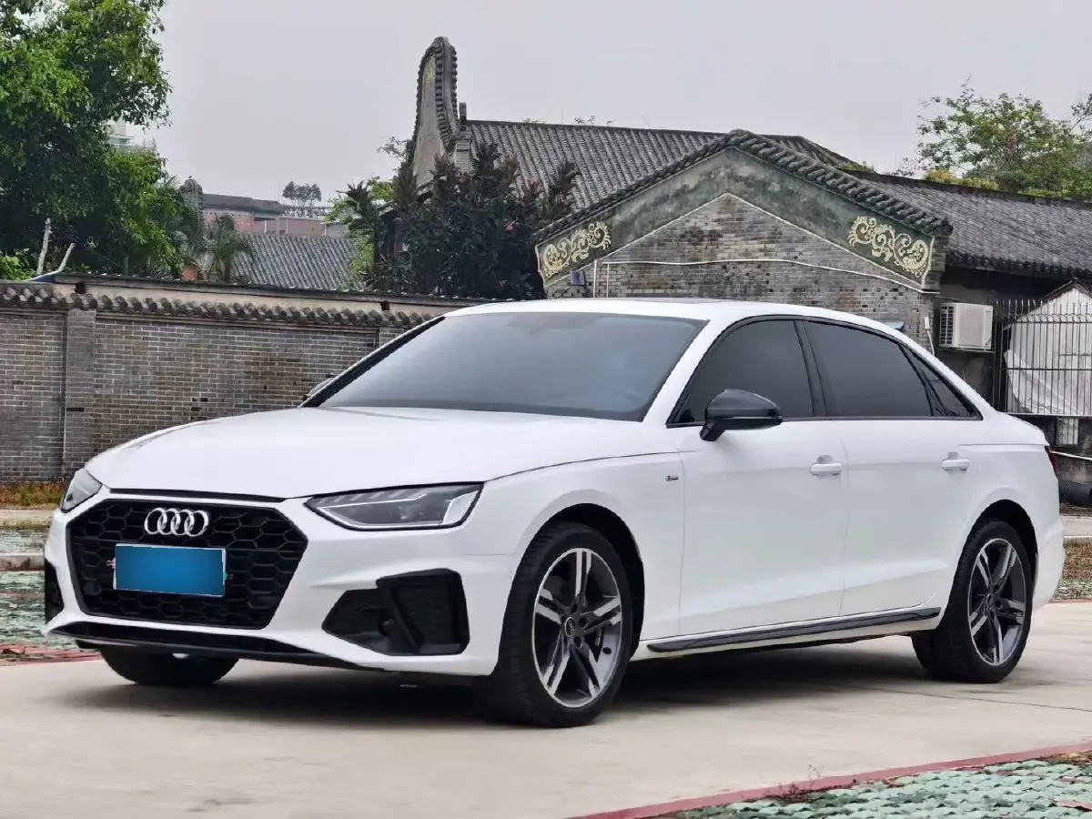 2023 Audi A4L 2.0T 190HP L4 7DCT