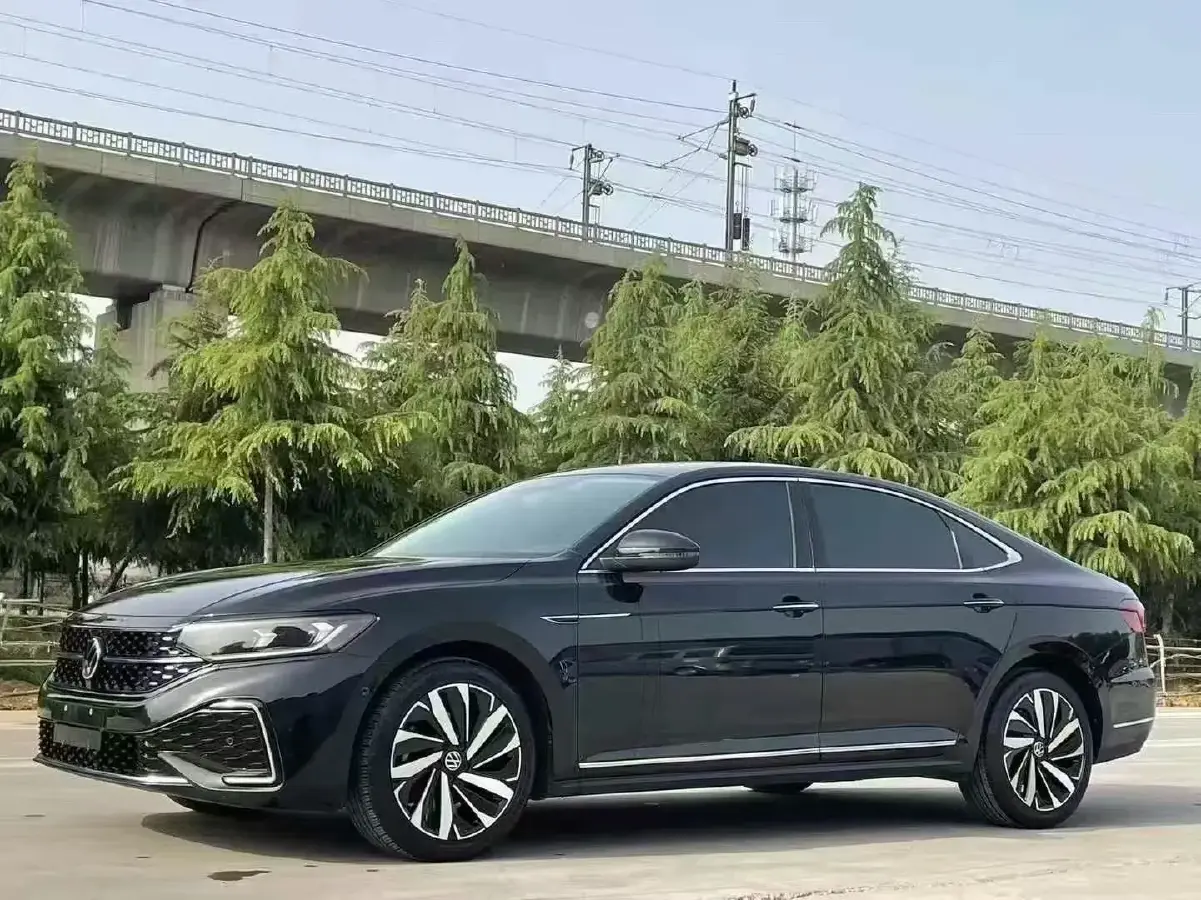 2022 Volkswagen Passat 2.0T 186HP L4 7DCT