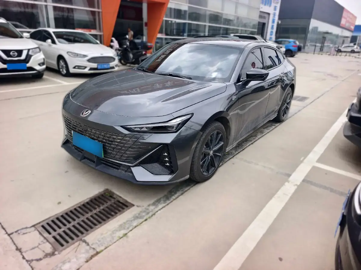 2023 ChangAn UNI-V iDD 1.5T 170HP L4 6TCT PHEV 18.4KWH