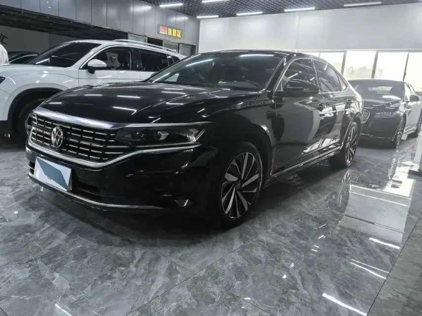 2022 Volkswagen Passat 2.0T 186HP L4 7DCT
