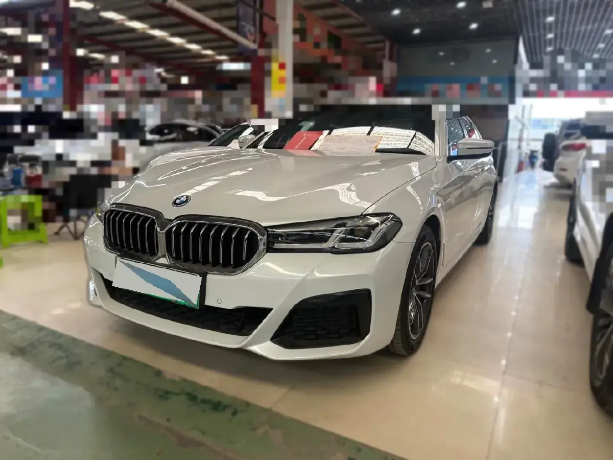 2022 BMW 5 Series 2.0T 184HP L4 8AT PHEV 17.7KWH