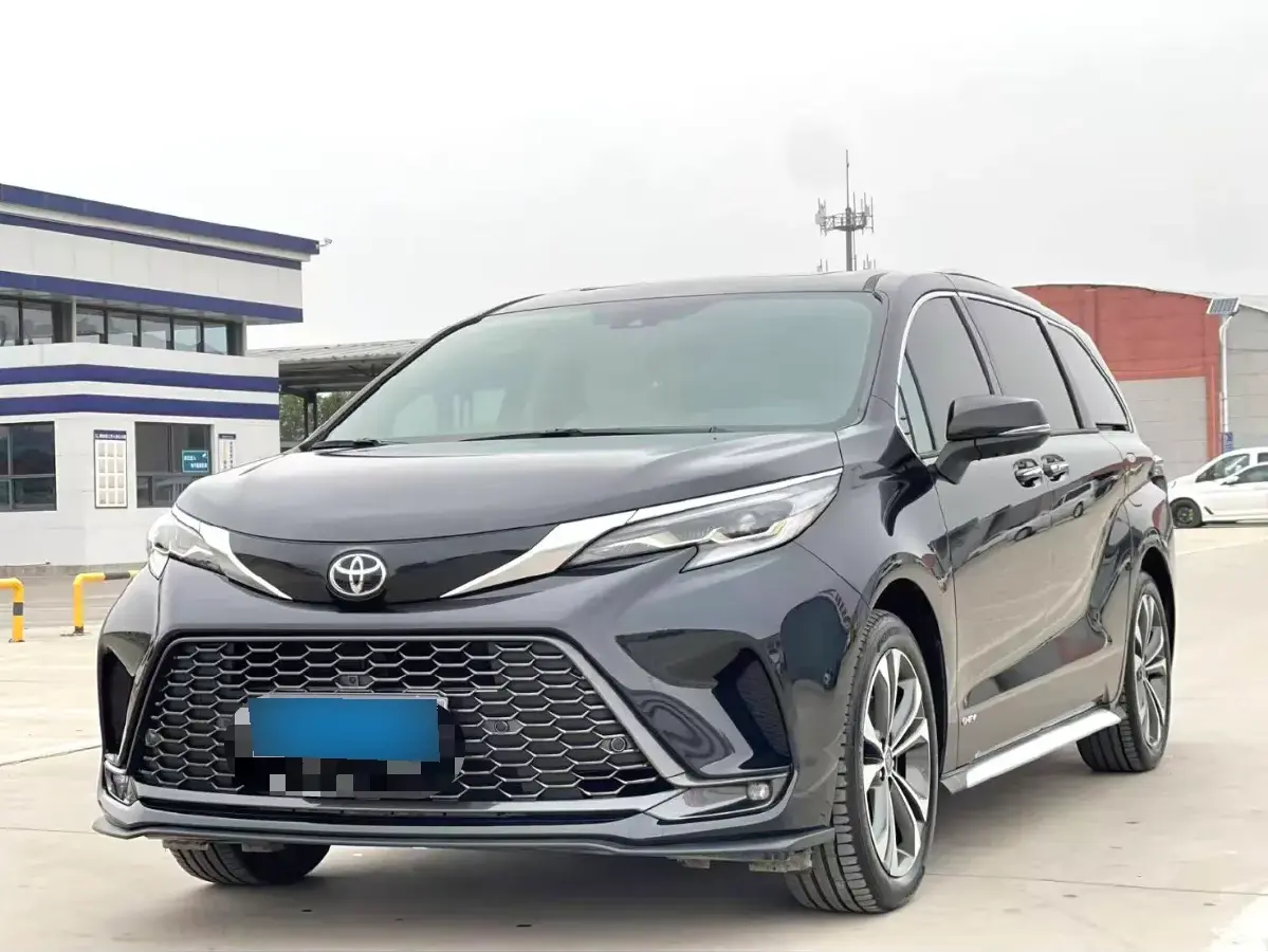 2024 Toyota Granvia 2.5L 189HP L4 E-CVT Hybrid