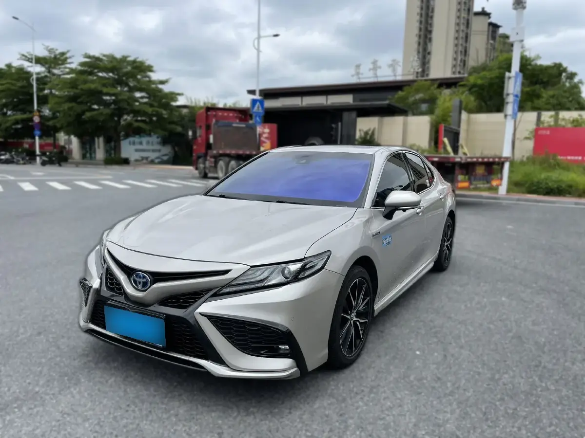 2023 Toyota Camry 2.5L 178HP L4 E-CVT Hybrid