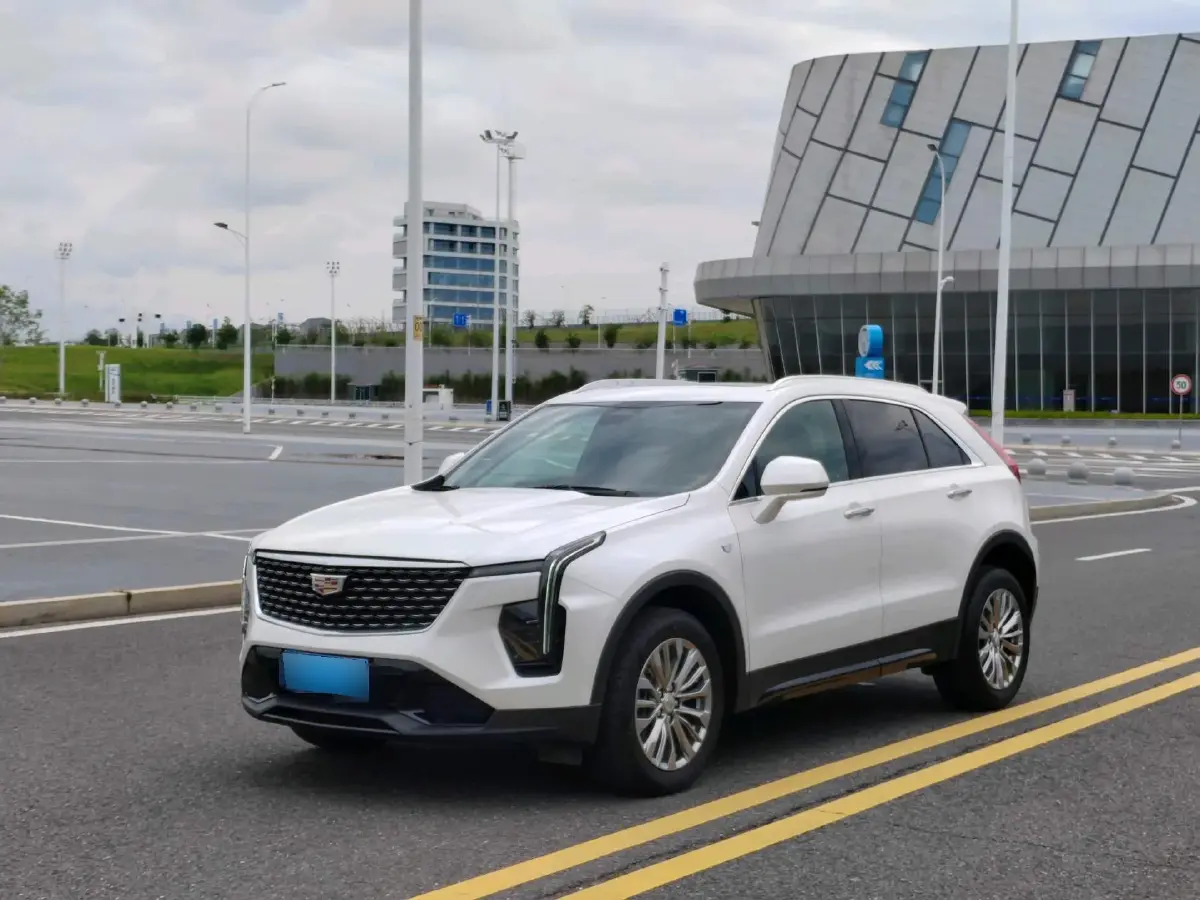 2024 Cadillac XT4 2.0T 237HP L4 9AT