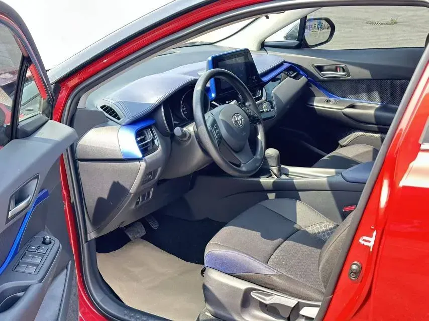 2020 Toyota C-HR 2.0L 171HP L4 CVT,autocango,china used car exporter,china ev exporter,chinese used car exporter,chinese used ev exporter