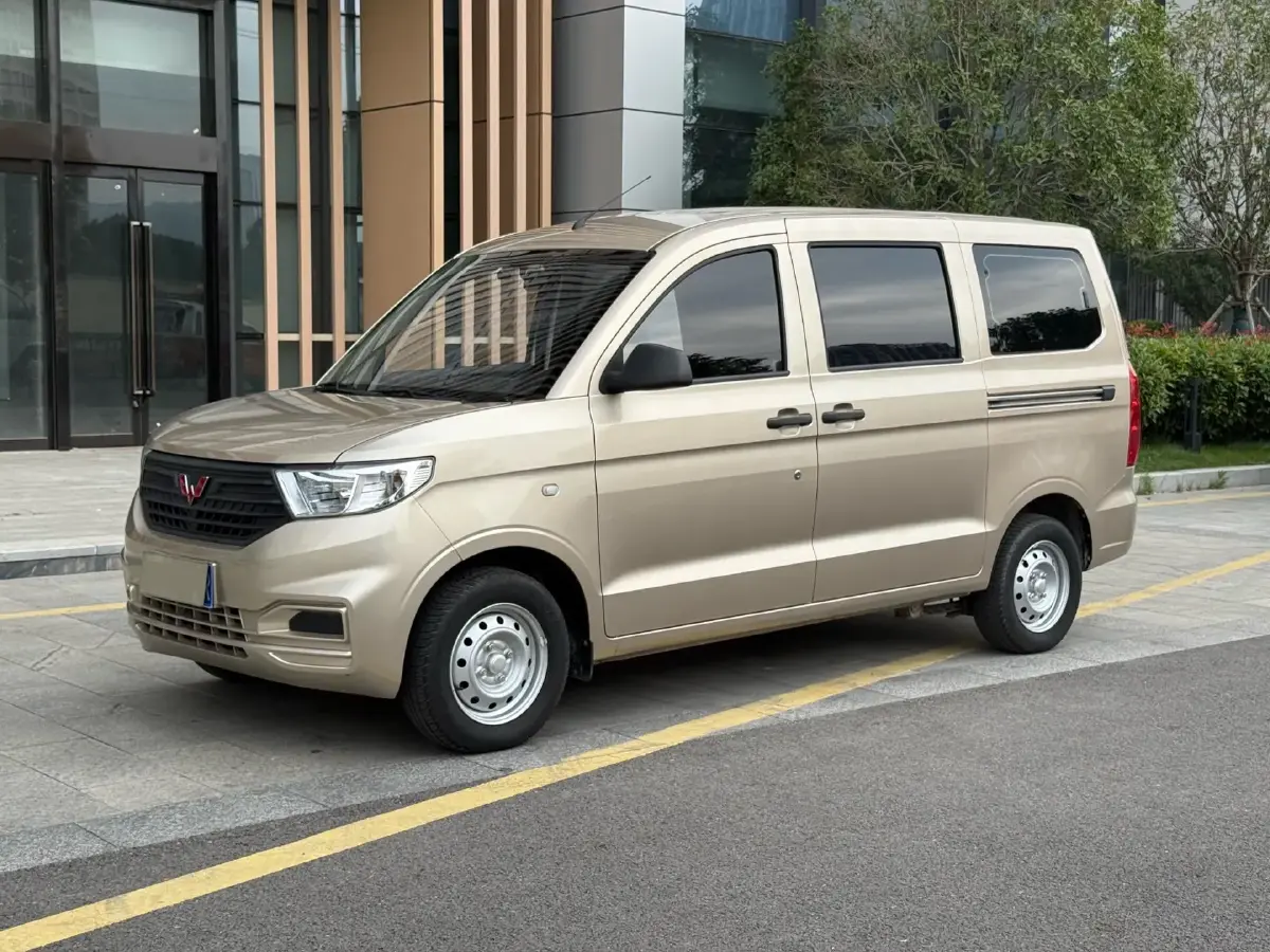 2022 WuLing HongGuang V 1.2L 76HP L4 5MT 2022 WuLing HongGuang V 1.2L 76HP L4 5MT