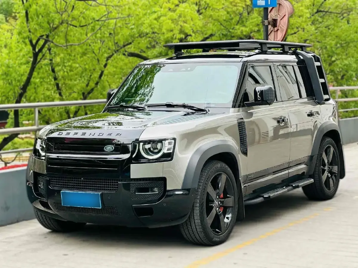 2023 Land Rover Defender 3.0T 400HP L6 8AT