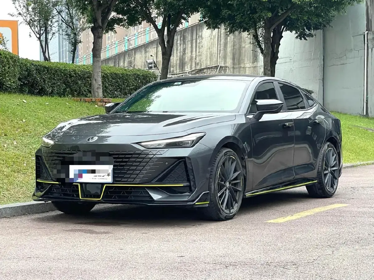 2022 ChangAn UNI-V 1.5T 188HP L4 7DCT