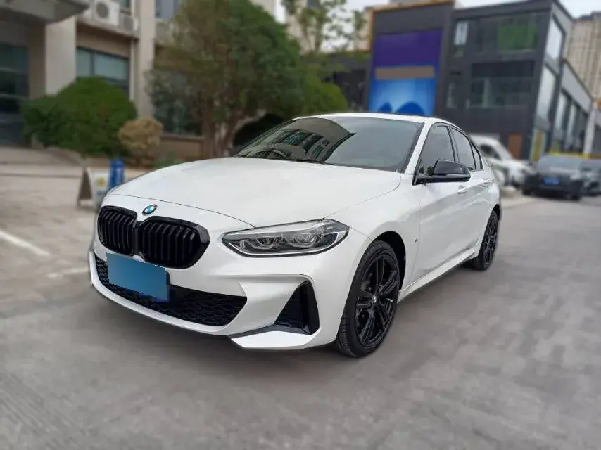 2022 BMW 1 Series 2.0T 192HP L4 7DCT