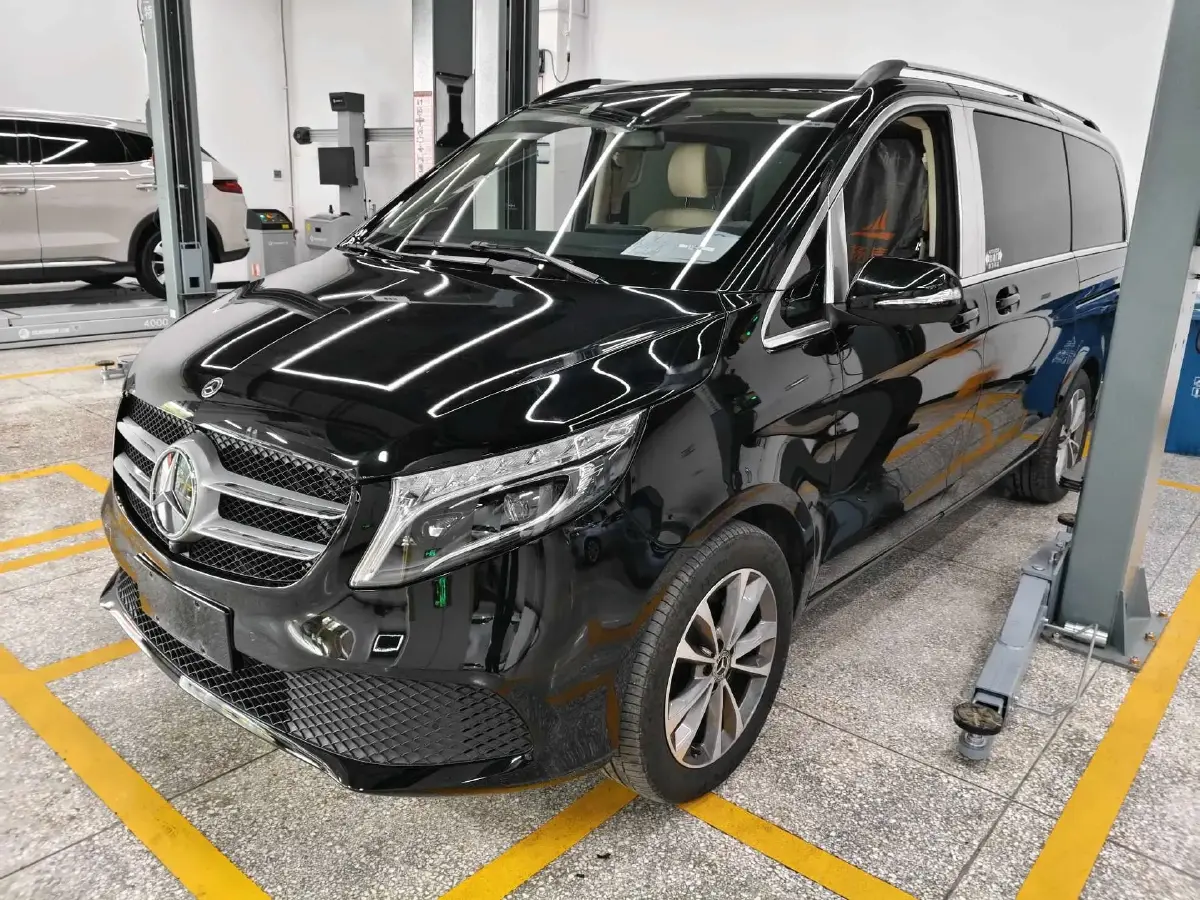 2022 Mercedes-Benz V Class 2.0T 211HP L4 9AT