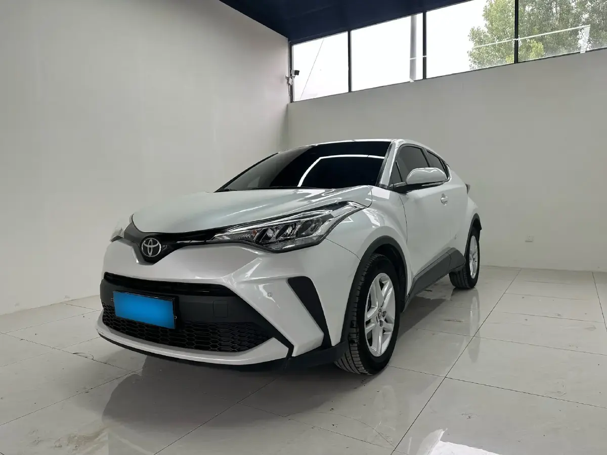 2022 Toyota C-HR 2.0L 171HP L4 CVT