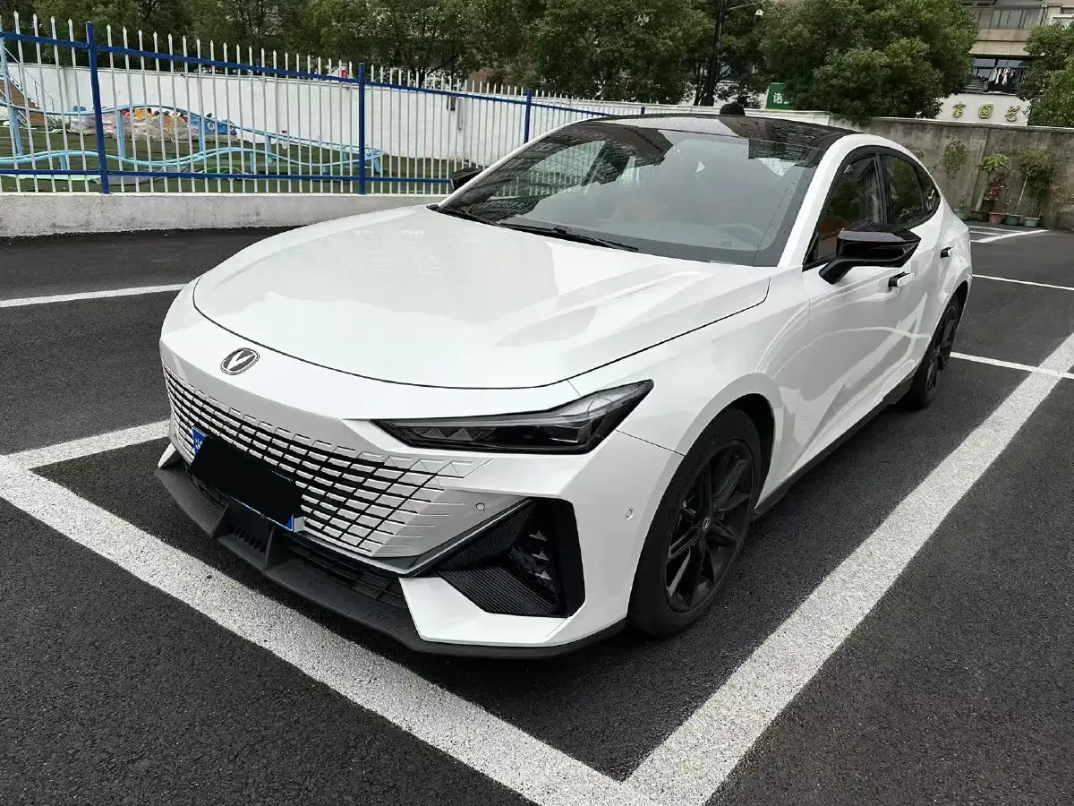 2022 ChangAn UNI-V 1.5T 188HP L4 7DCT