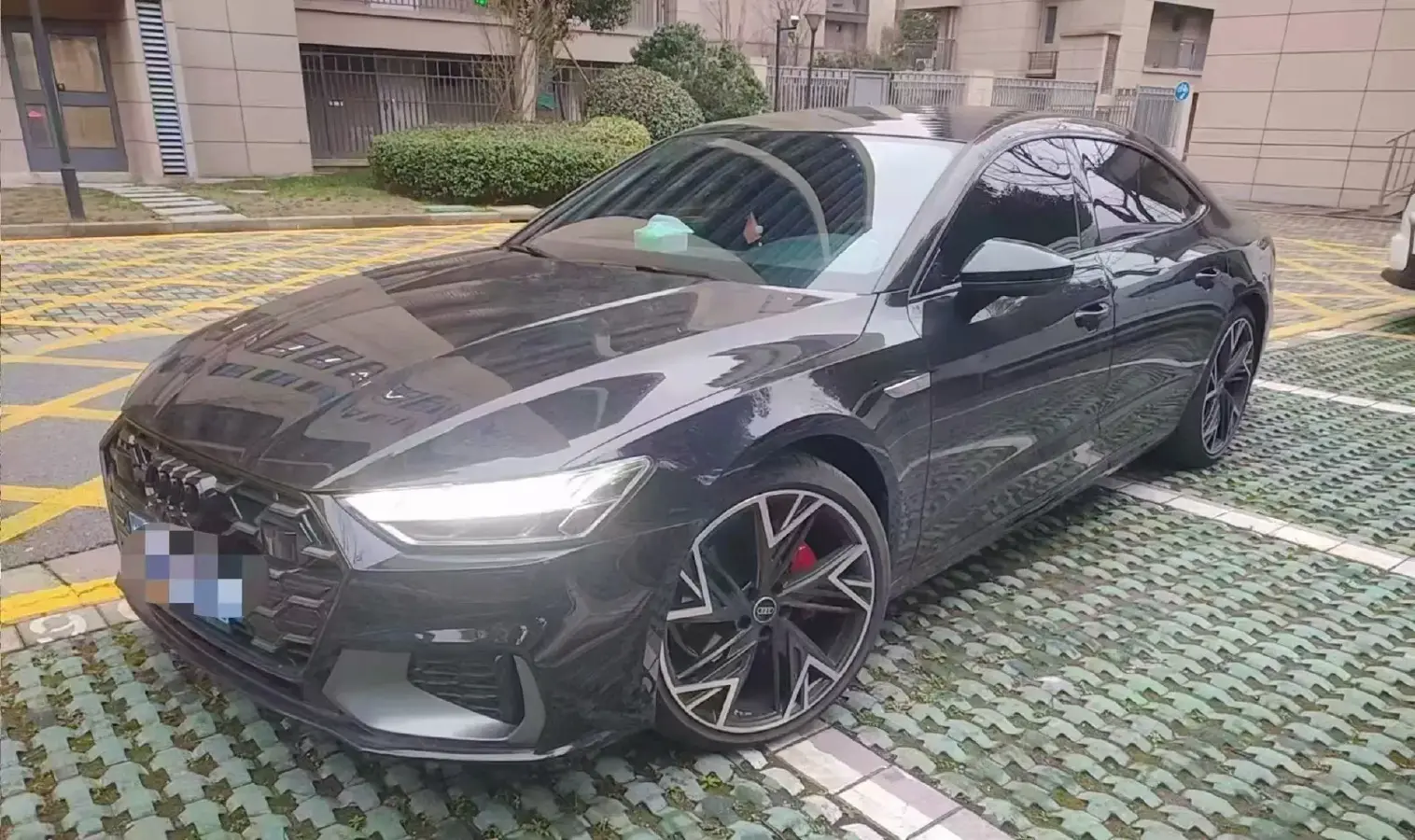 2024 Audi A7L 2.0T 245HP L4 7DCT