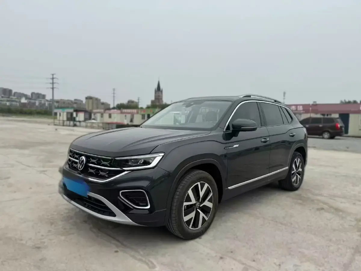 2023 Volkswagen Tayron 2.0T 186HP L4 7DCT