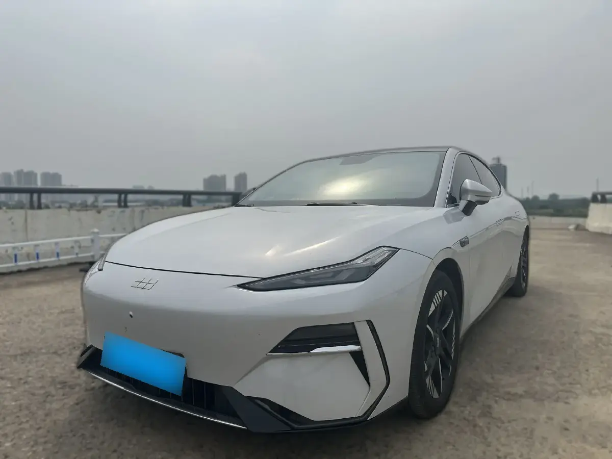 2024 Geely Galaxy E8 BEV 62KWH