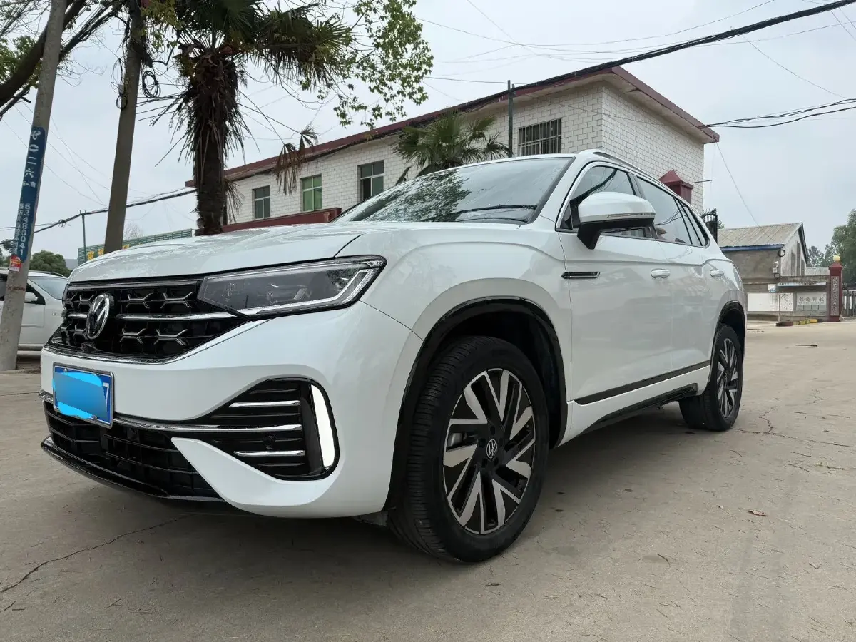 2024 Volkswagen Tayron 2.0T 220HP L4 7DCT