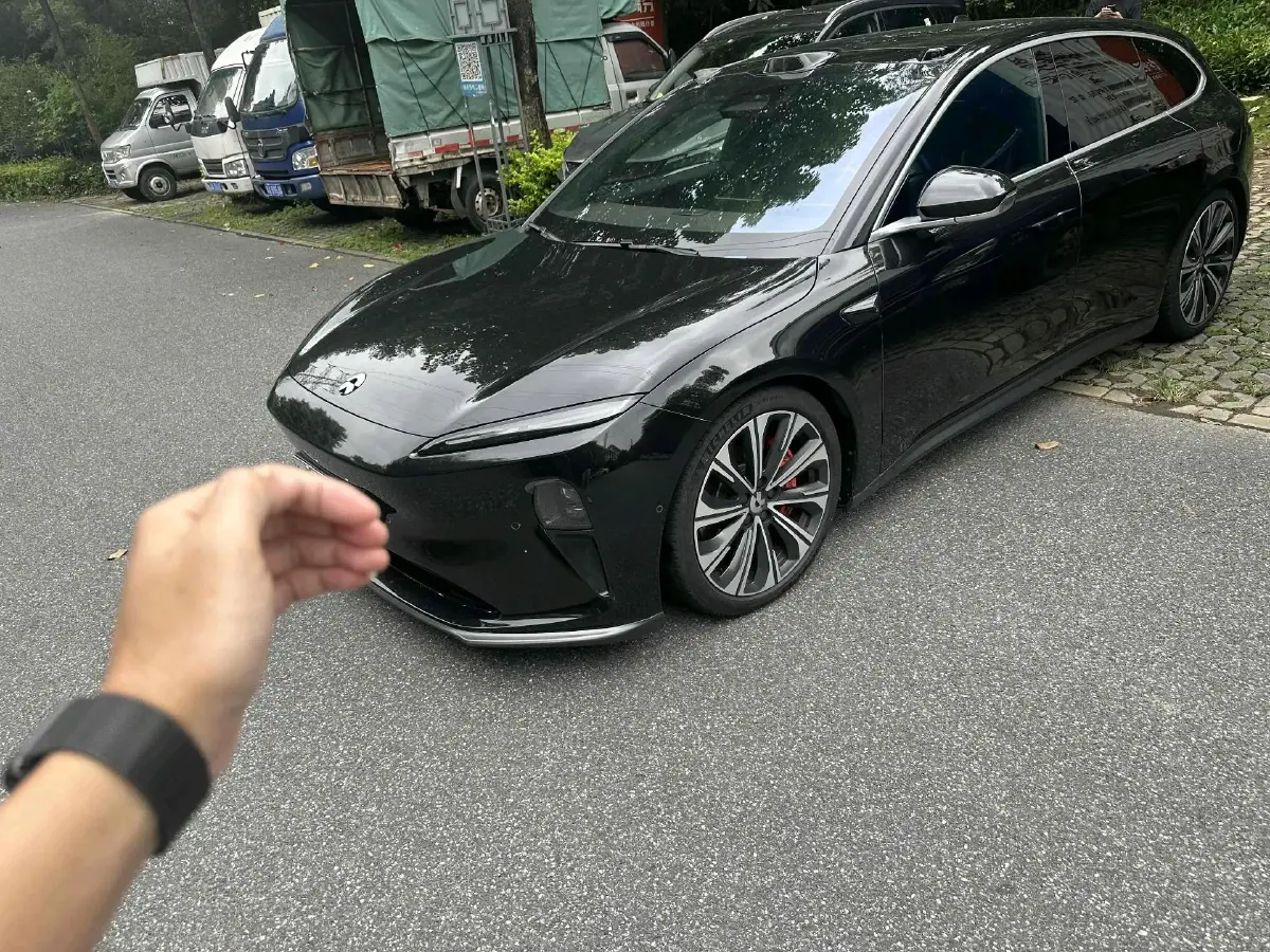 2023 NIO ET5T BEV 100KWH