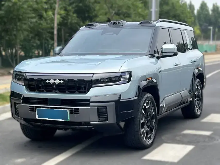 2025 FangChengBao Bao 8 2.0T 245HP L4 E-CVT PHEV 36.8KWH