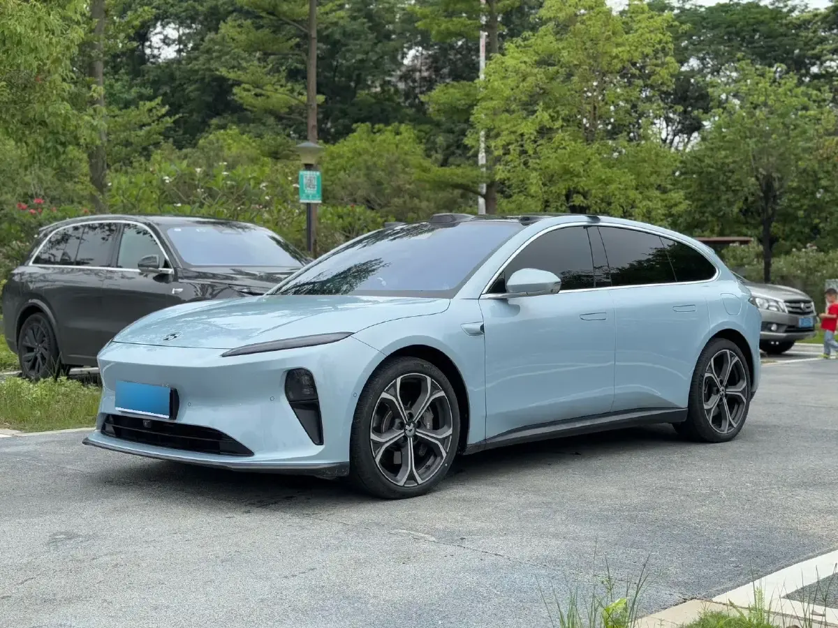 2023 NIO ET5T BEV 75KWH