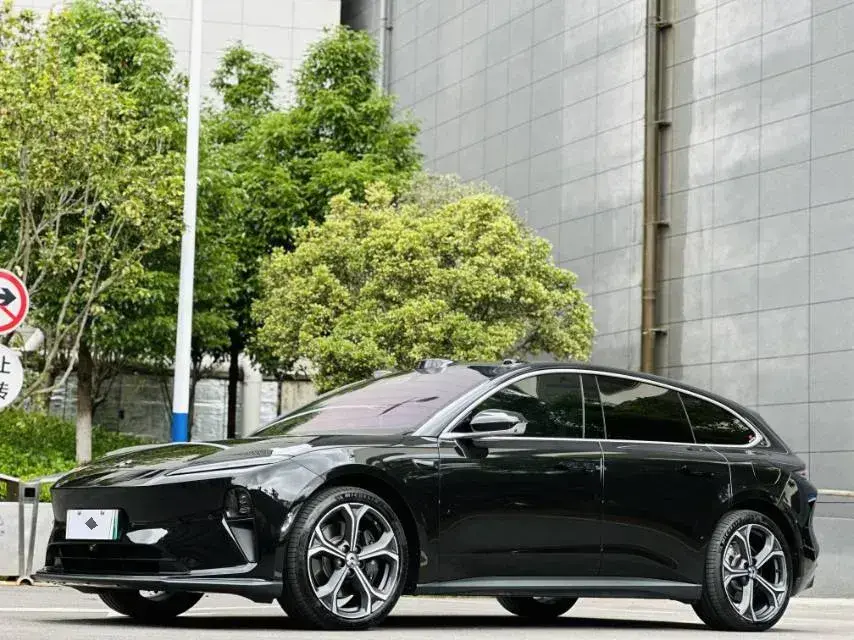 2024 NIO ET5T BEV 75KWH