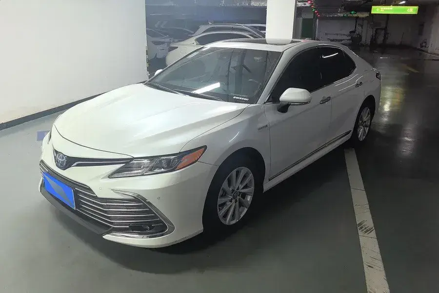 2021 Toyota Camry 2.5L 178HP L4 E-CVT Hybrid