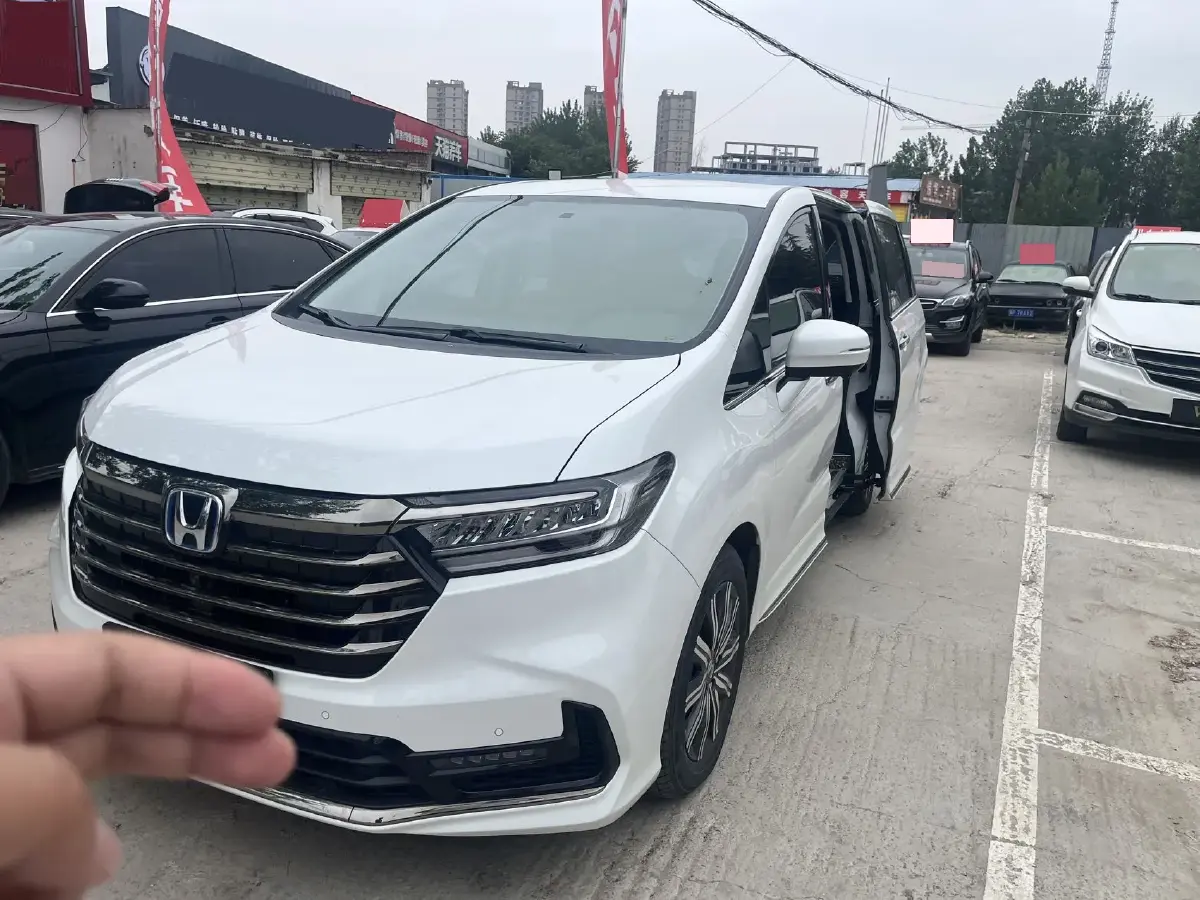 2022 Honda Odyssey 2.0L 146HP L4 E-CVT Hybrid