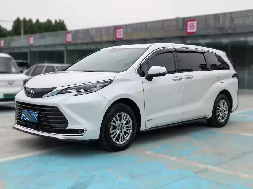 2021 Toyota Sienna 2.5L 192HP L4 E-CVT Hybrid