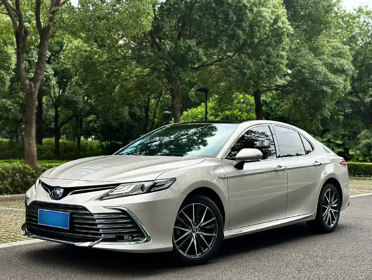 2023 Toyota Camry 2.5L 178HP L4 E-CVT Hybrid