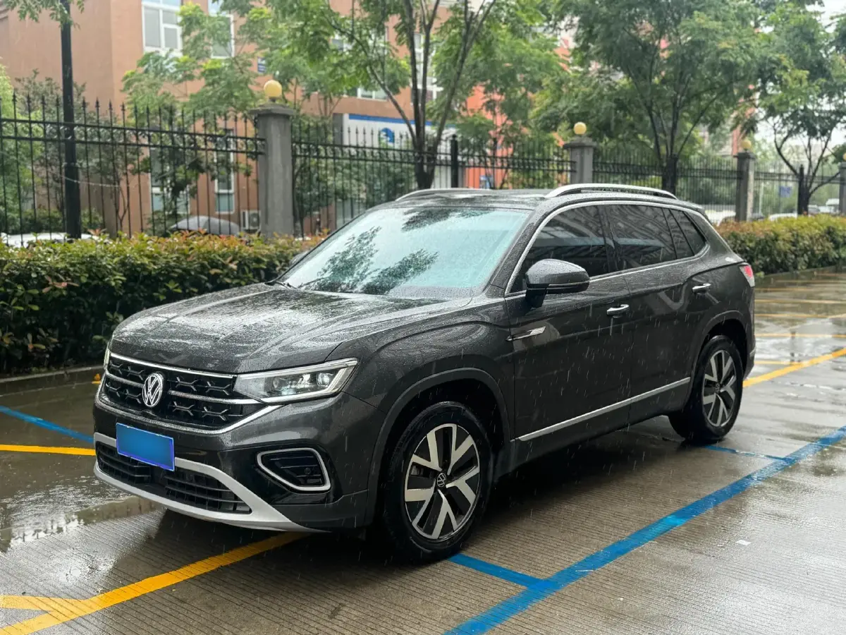 2023 Volkswagen Tayron 2.0T 186HP L4 7DCT