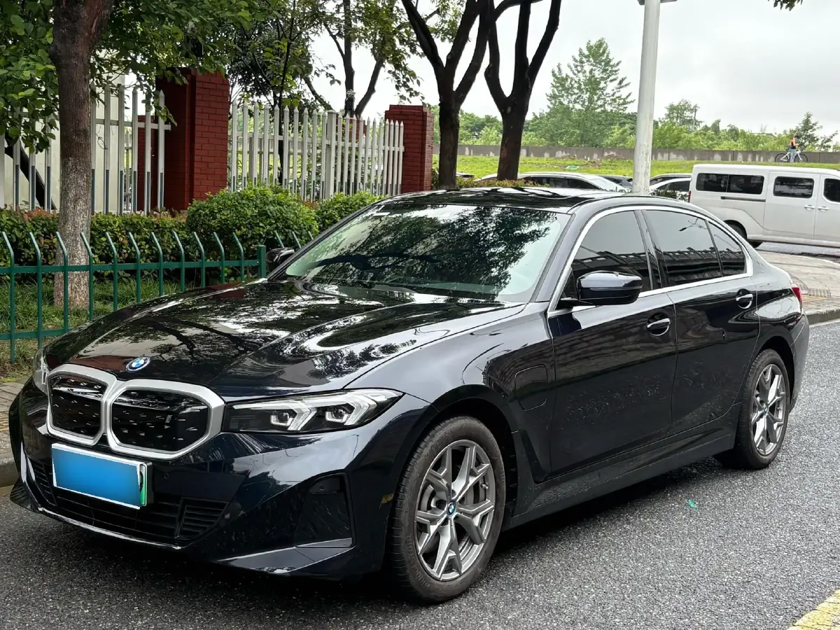 2024 BMW i3 BEV 70KWH