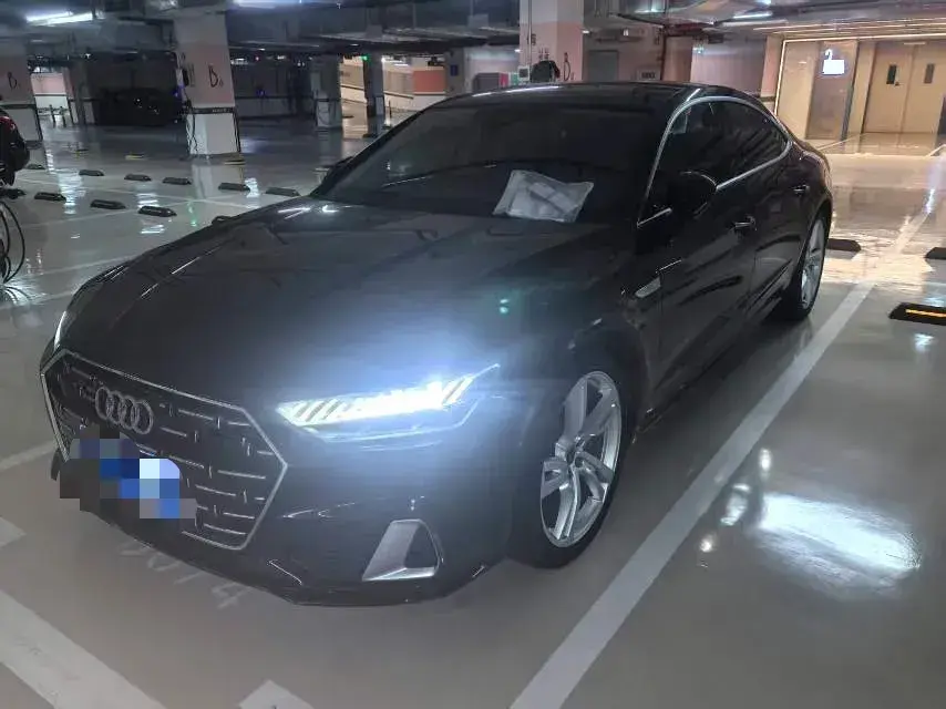 2024 Audi A7L 2.0T 245HP L4 7DCT