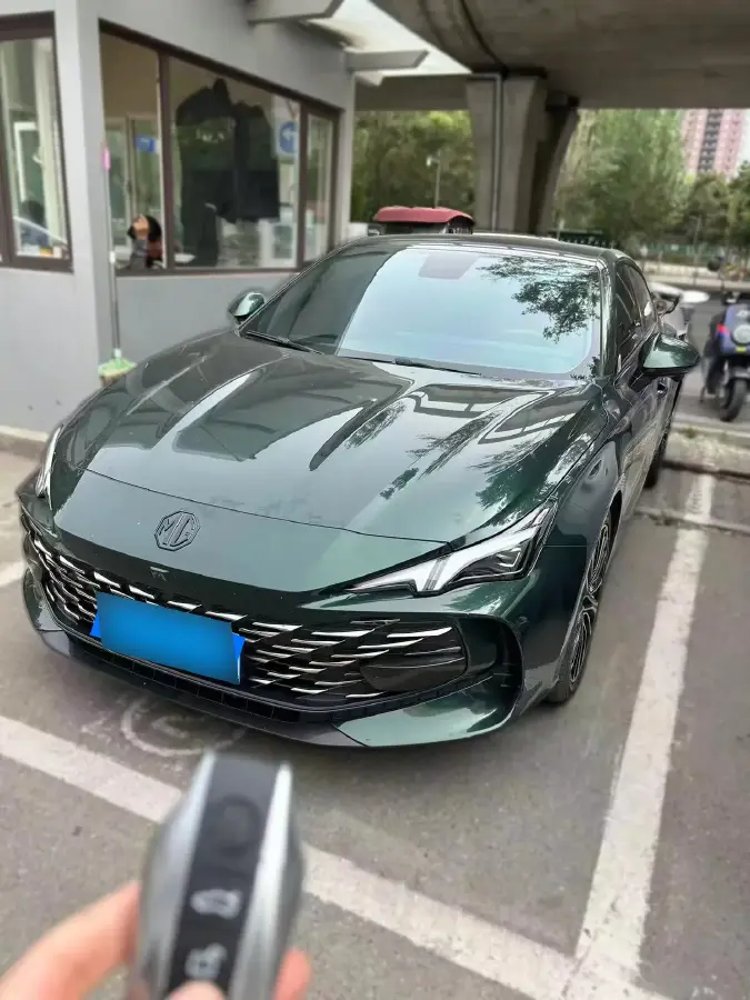 2023 MG 7 2.0T 261HP L4 9AT