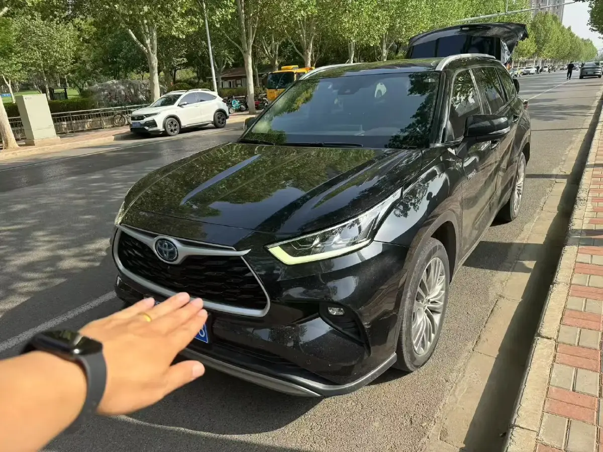 2022 Toyota Highlander 2.5L 192HP L4 E-CVT Hybrid