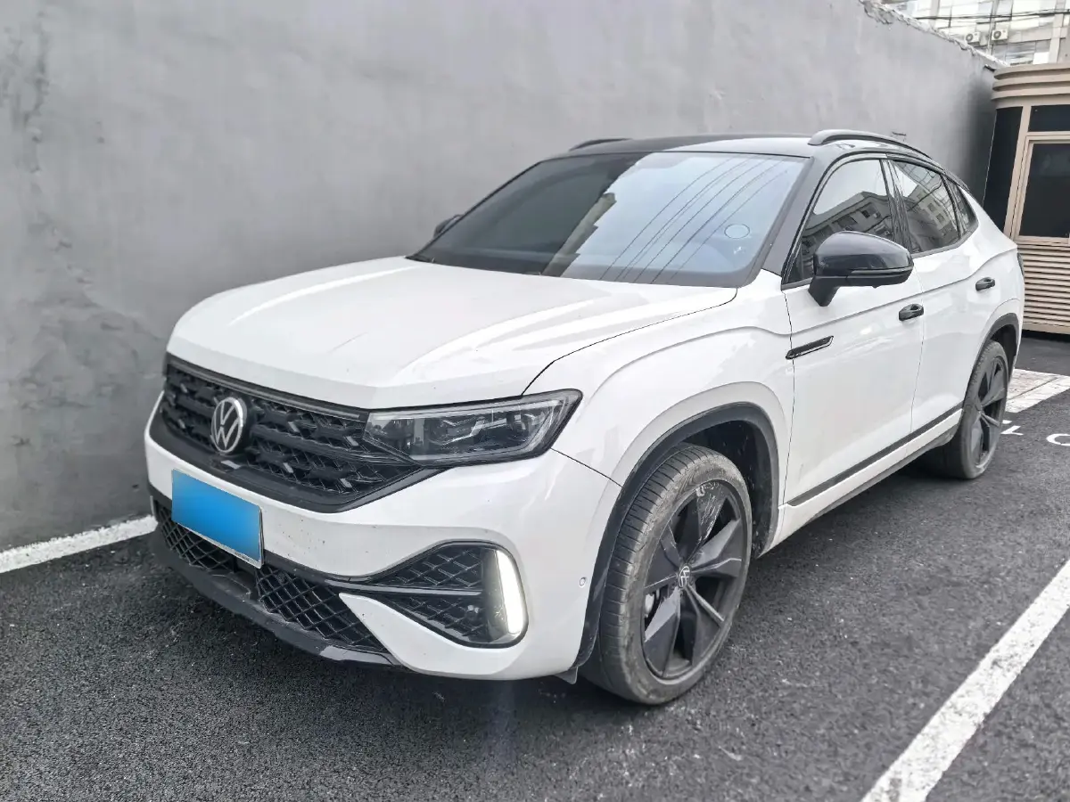 2023 Volkswagen Tayron X 2.0T 220HP L4 7DCT