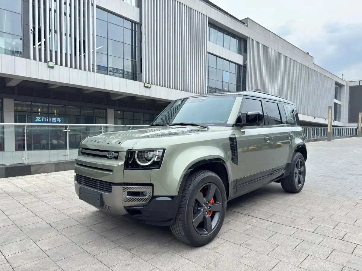 2024 Land Rover Defender 3.0T 400HP L6 8AT