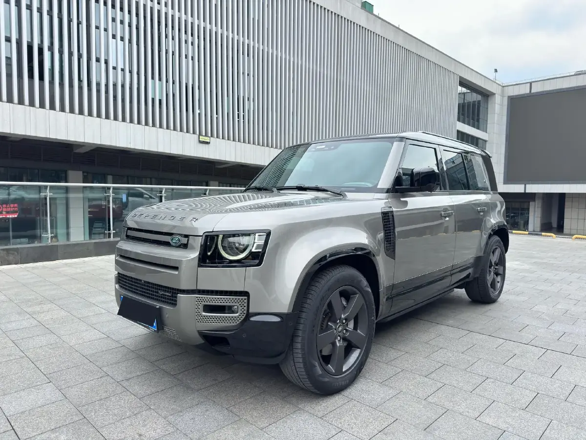 2022 Land Rover Defender 3.0T 400HP L6 8AT