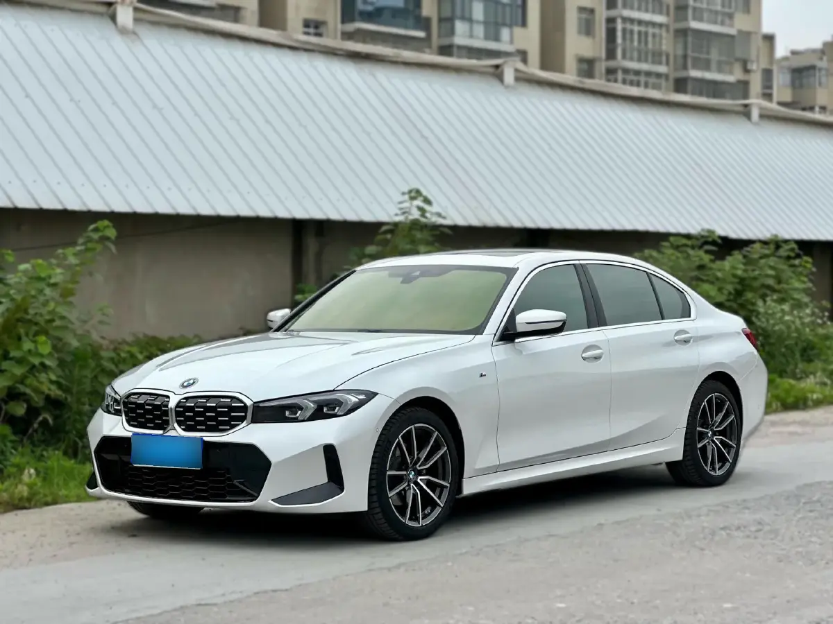 2024 BMW 3 Series 2.0T 184HP L4 8AT