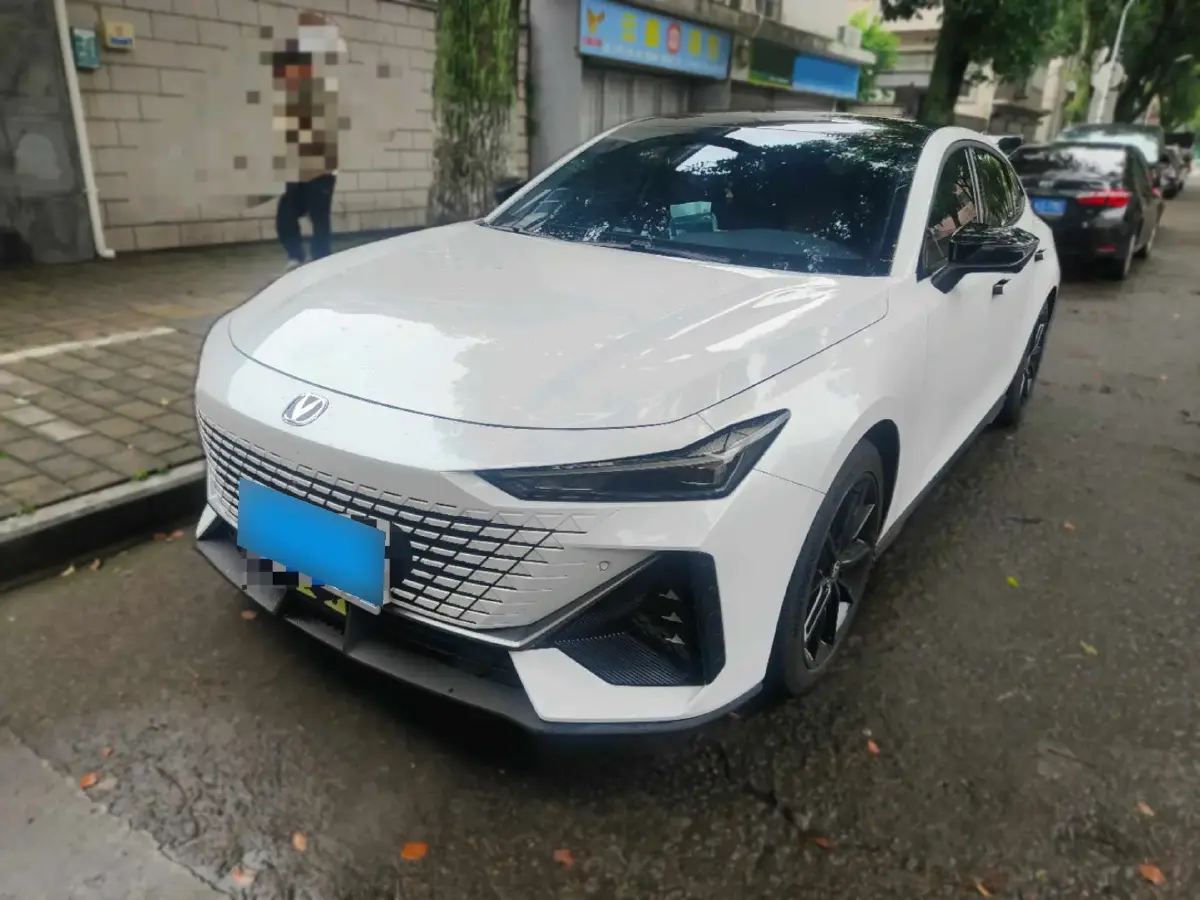 2023 ChangAn UNI-V 1.5T 188HP L4 7DCT