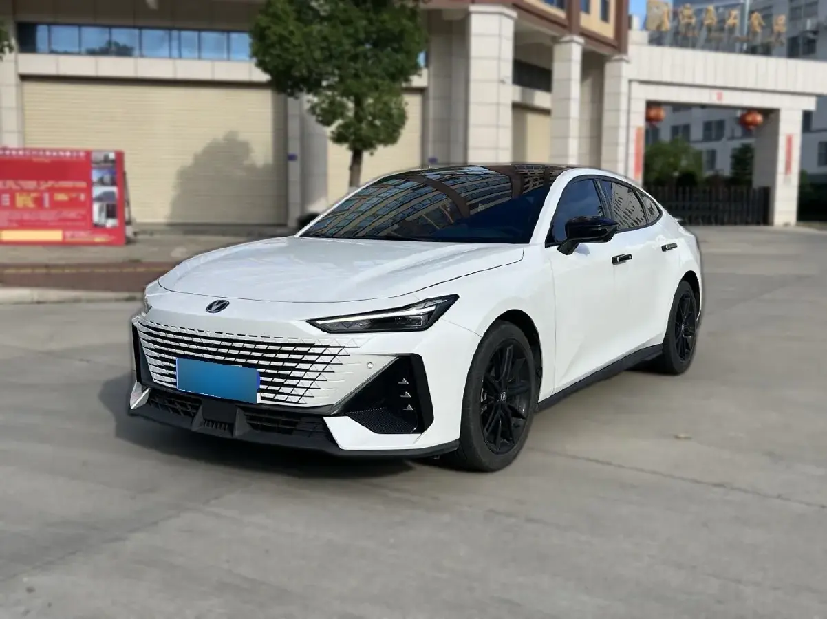 2022 ChangAn UNI-V 1.5T 188HP L4 7DCT
