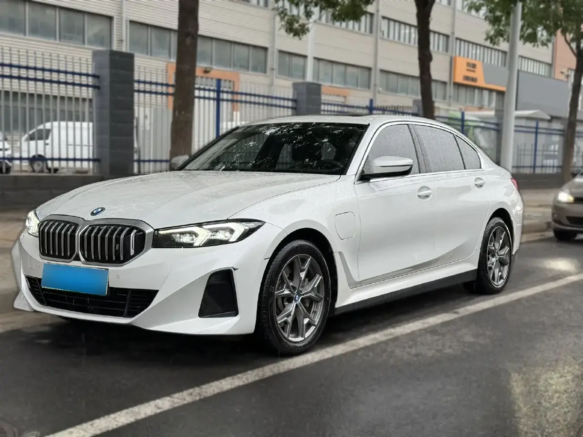 2024 BMW i3 BEV 70KWH 2024 BMW i3 BEV 70KWH