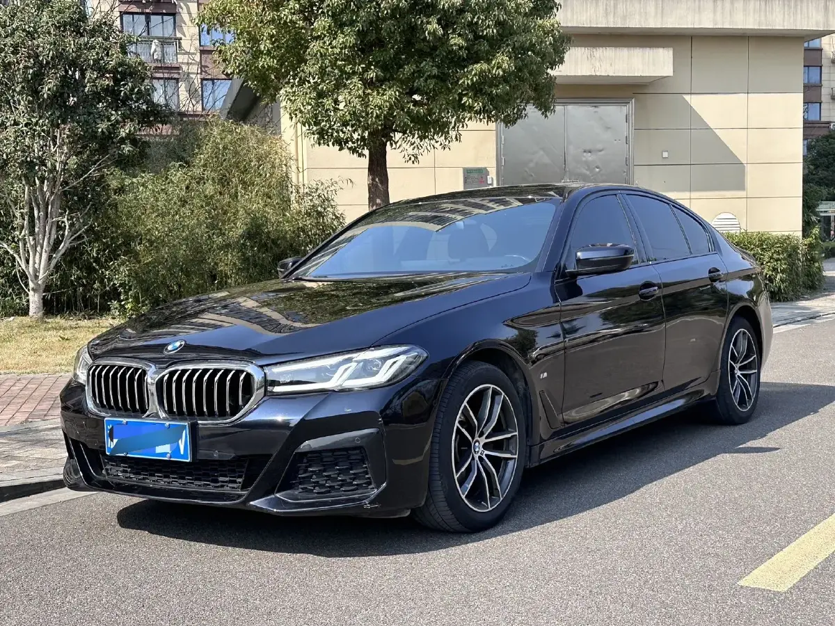 2022 BMW 5 Series 2.0T 184HP L4 8AT
