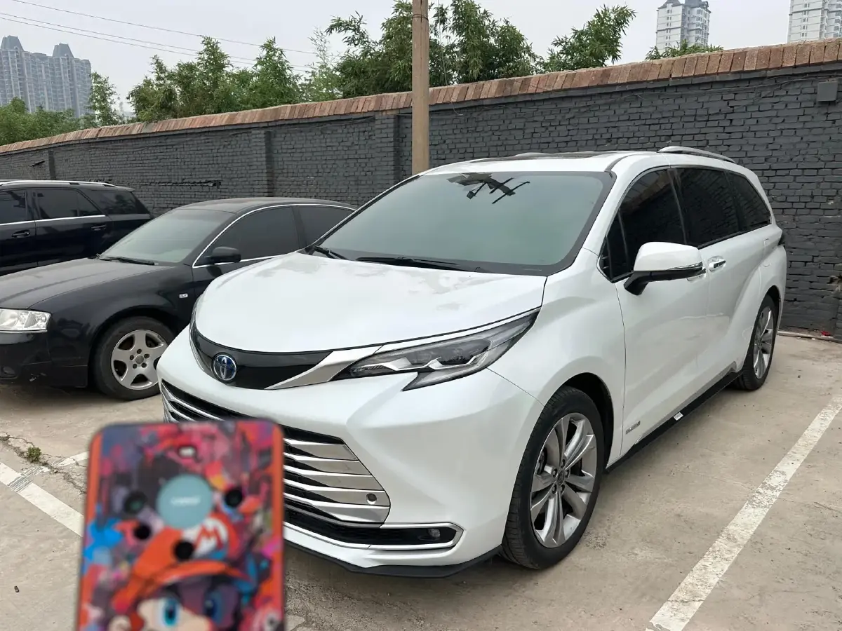 2021 Toyota Sienna 2.5L 192HP L4 E-CVT Hybrid