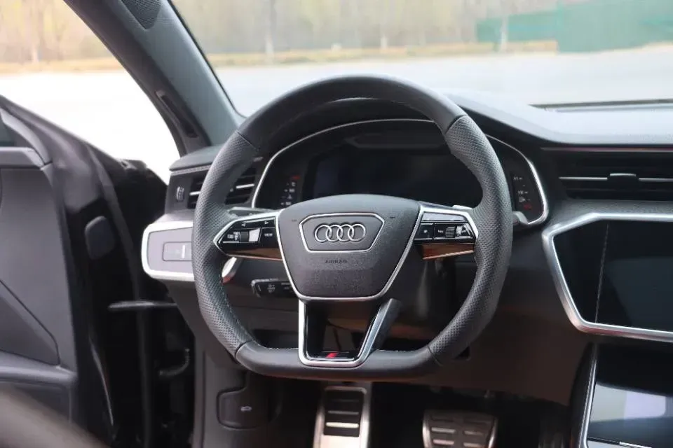 2022 Audi S7 2.9T 450HP V6 8AT,autocango,china used car exporter,china ev exporter,chinese used car exporter,chinese used ev exporter