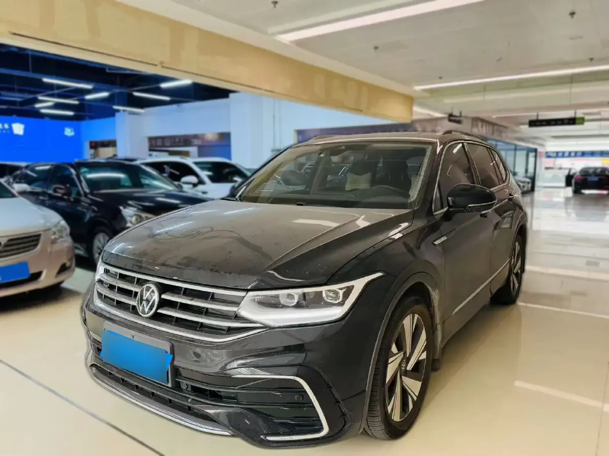 2023 Volkswagen Tiguan L 2.0T 186HP L4 7DCT
